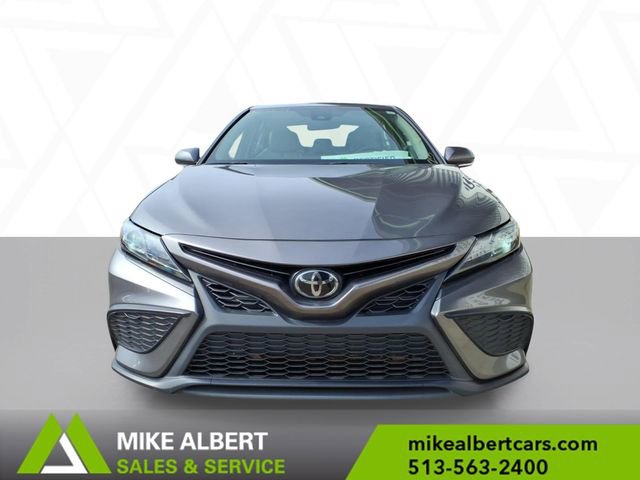 Used 2023 Toyota Camry SE image 2