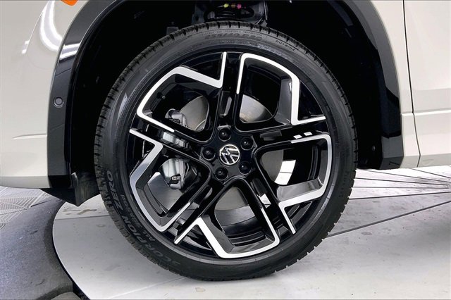 New 2026 Volkswagen Tiguan SEL R-Line image 12