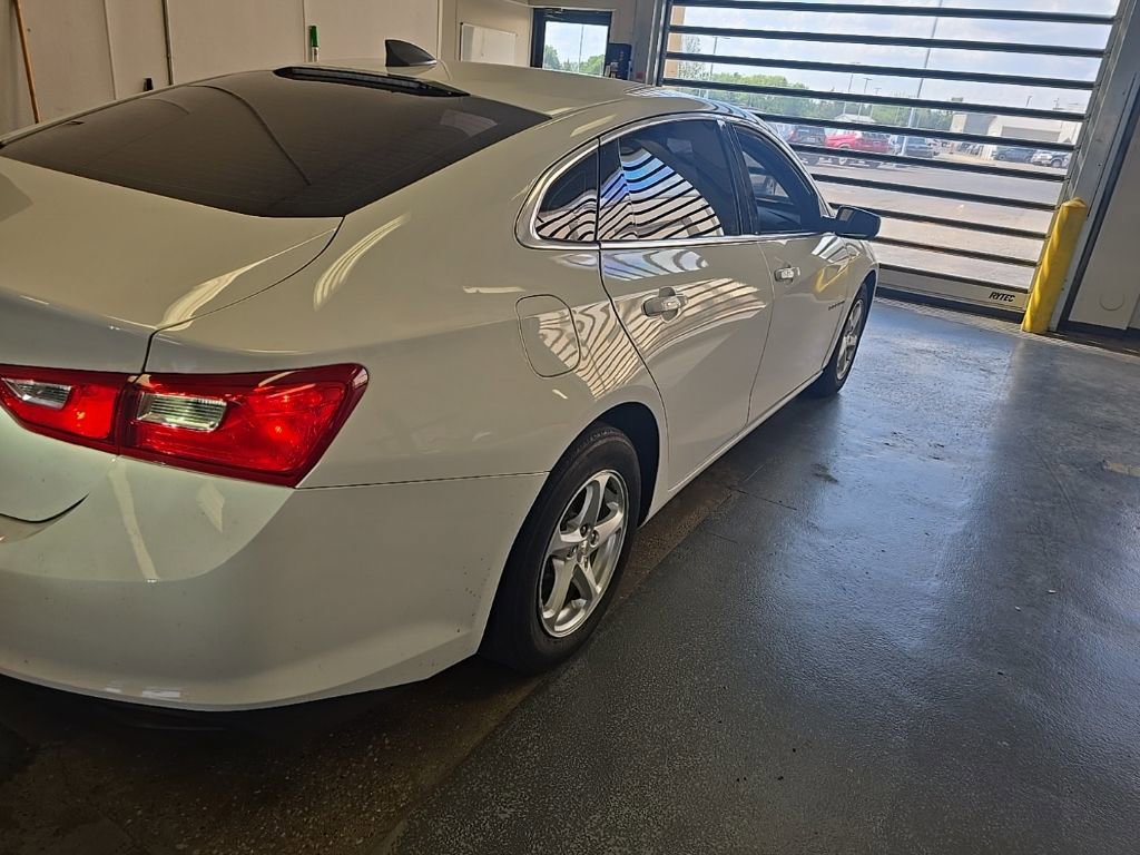 Used 2018 Chevrolet Malibu LS w/ LPO, Convenience Package 1 FWD image 6
