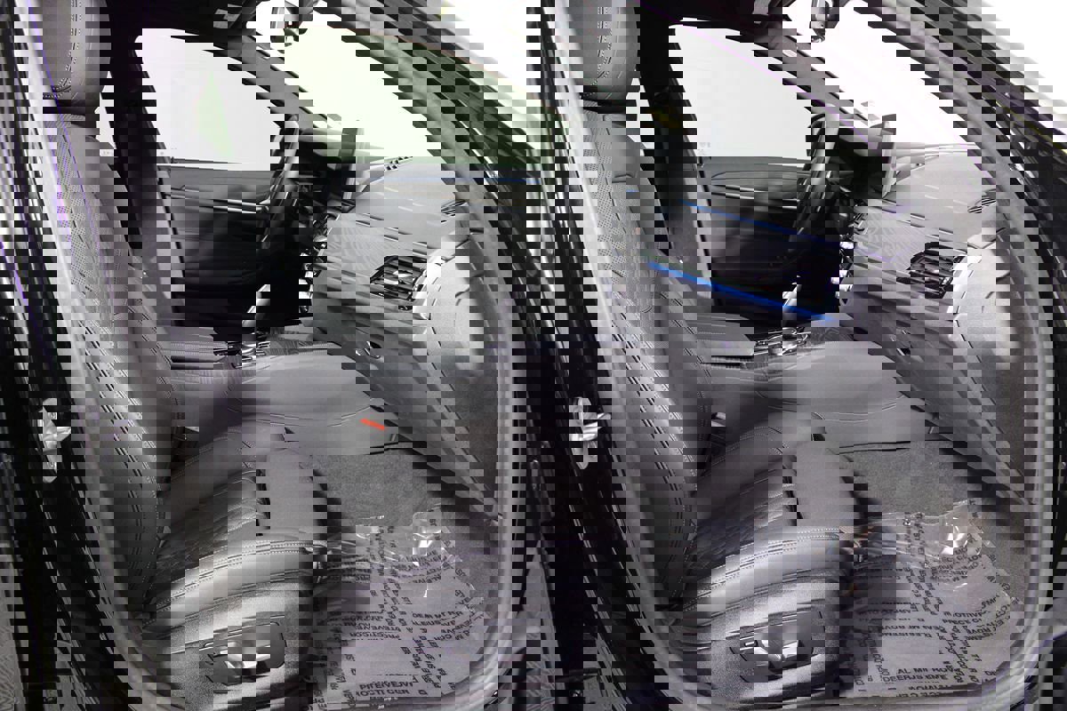 Used 2023 BMW 530e 530e w/ M Sport Package image 21