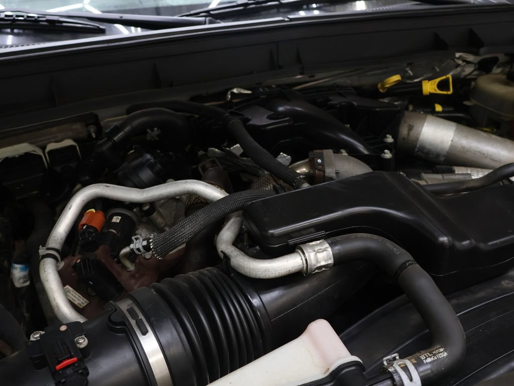 Used 2015 Ford F550 2WD Regular Cab Super Duty image 20