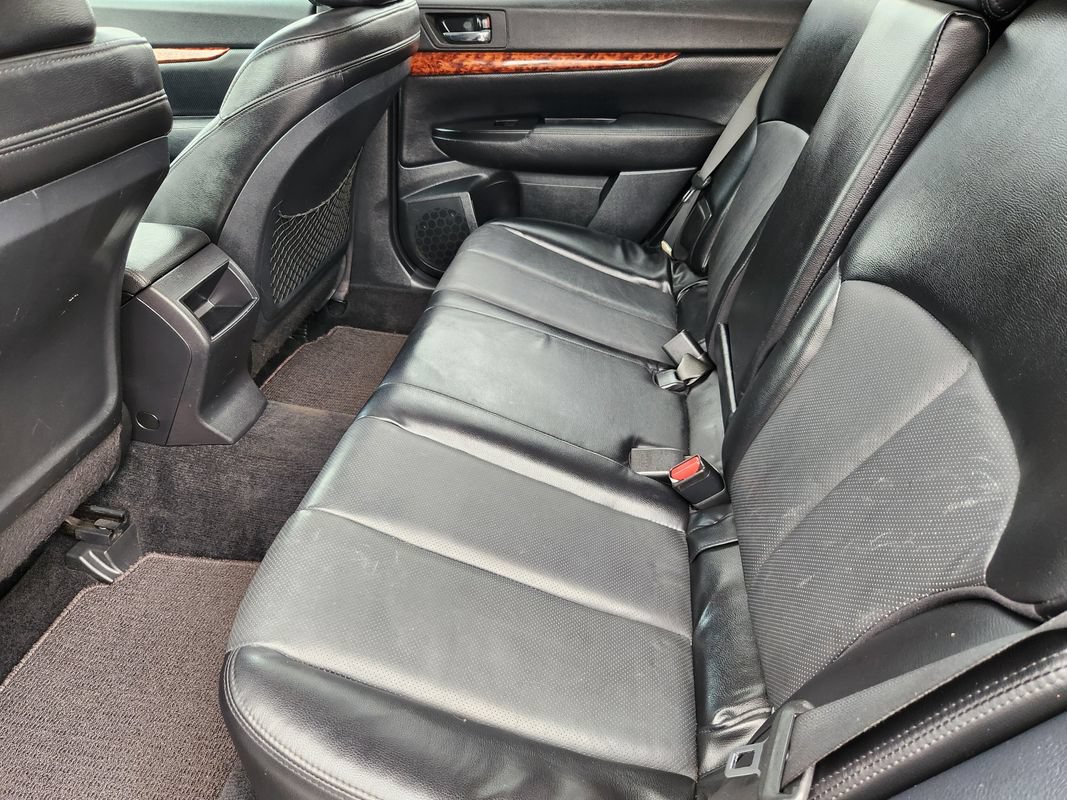 Used 2011 Subaru Outback 2.5i Limited w/ PWR Moonroof Pkg AWD/4WD image 32