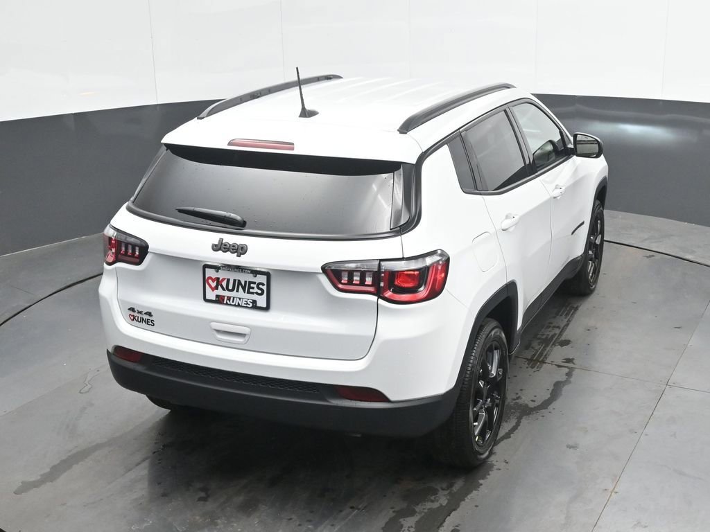 New 2026 Jeep Compass Latitude AWD/4WD image 30