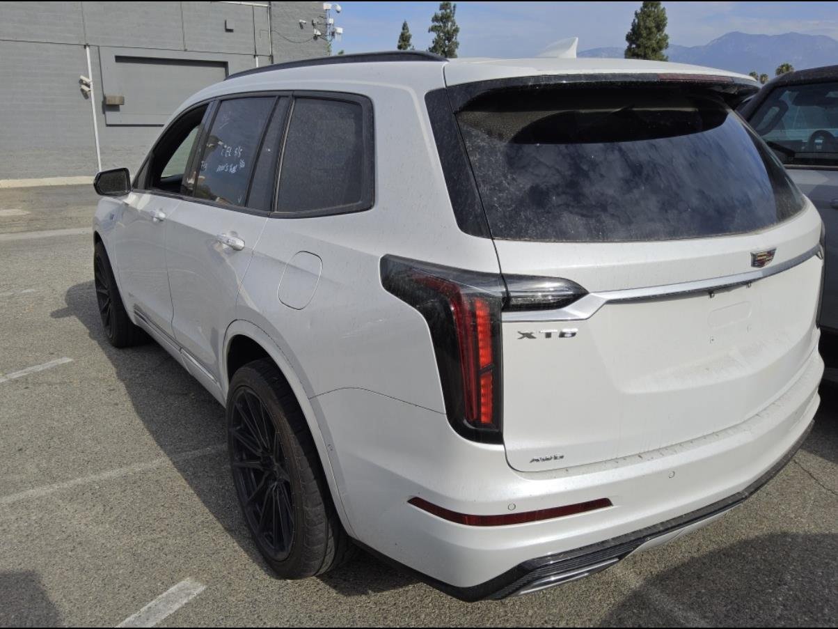 Used 2022 Cadillac XT6 Sport w/ Technology Package AWD/4WD image 8