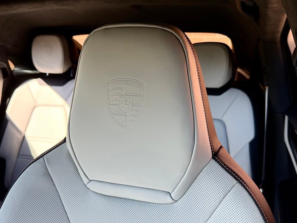 New 2026 Porsche Cayenne Turbo image 19
