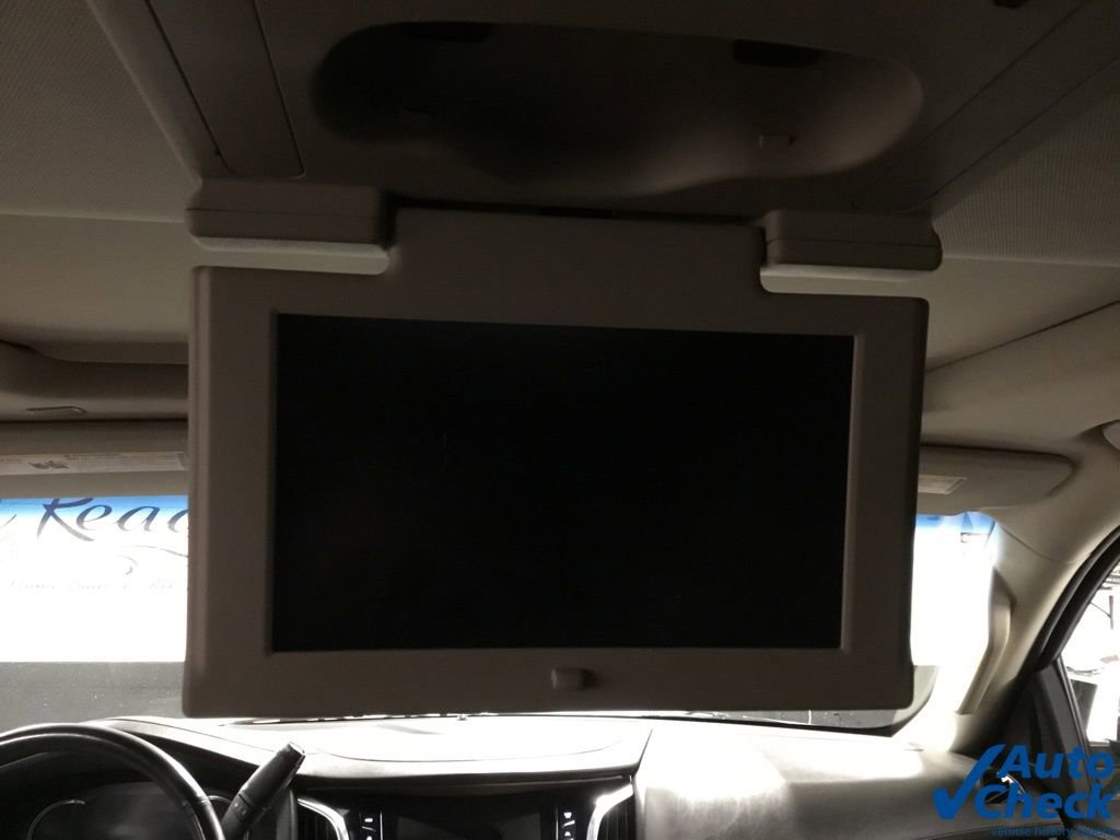 Used 2017 Cadillac Escalade Premium Luxury AWD/4WD image 40