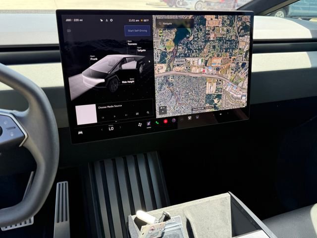 Used 2024 Tesla Cybertruck AWD Crew Cab image 17