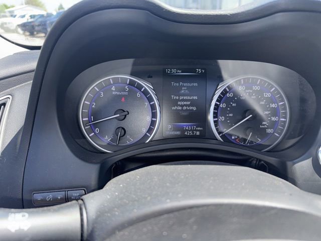 Used 2017 INFINITI Q50 Signature Edition w/ All Weather Package (L93) AWD/4WD image 6