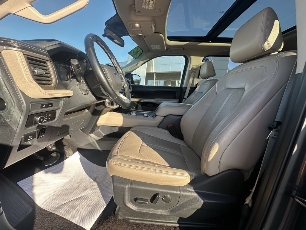 Used 2023 Ford Expedition Max Limited image 21