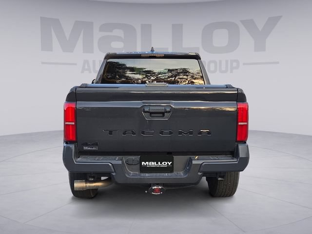 Used 2025 Toyota Tacoma TRD Sport AWD/4WD image 4