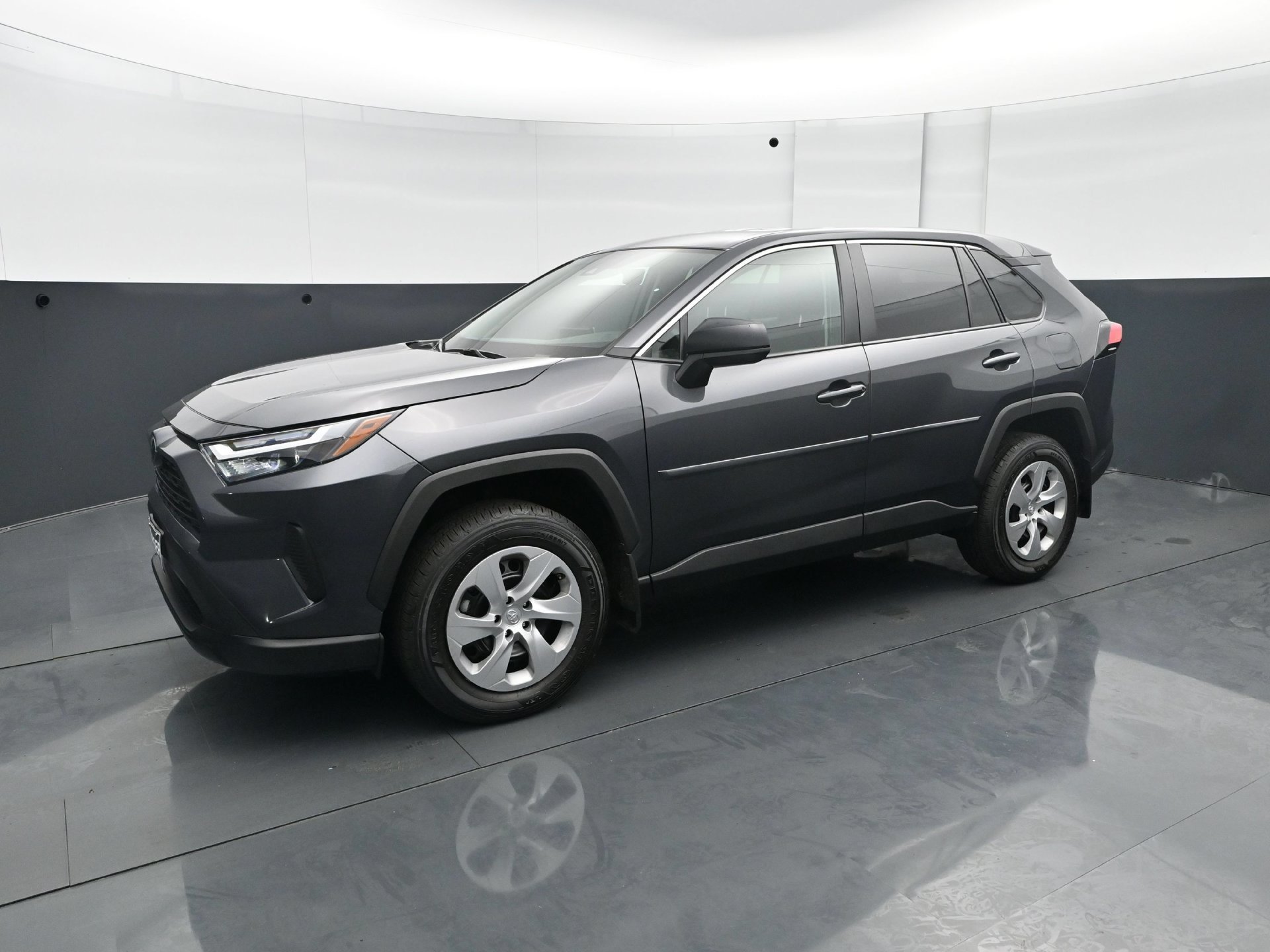Used 2024 Toyota RAV4 LE AWD/4WD image 2