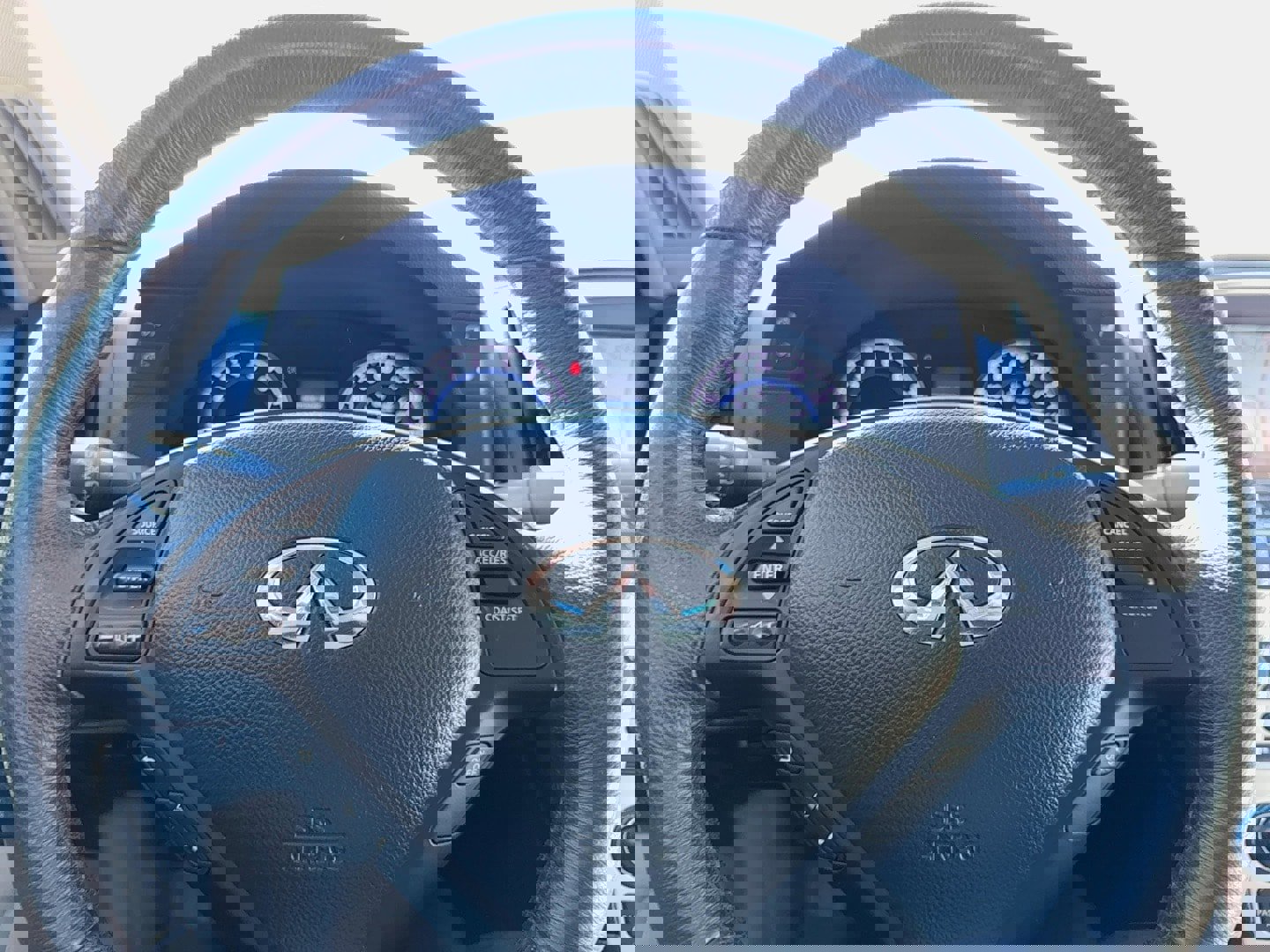 Used 2014 INFINITI Q60 Journey w/ Premium Package image 17