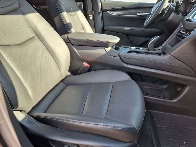 Used 2026 Cadillac XT5 Sportv w/ LPO, Floor Liner Package AWD/4WD image 26