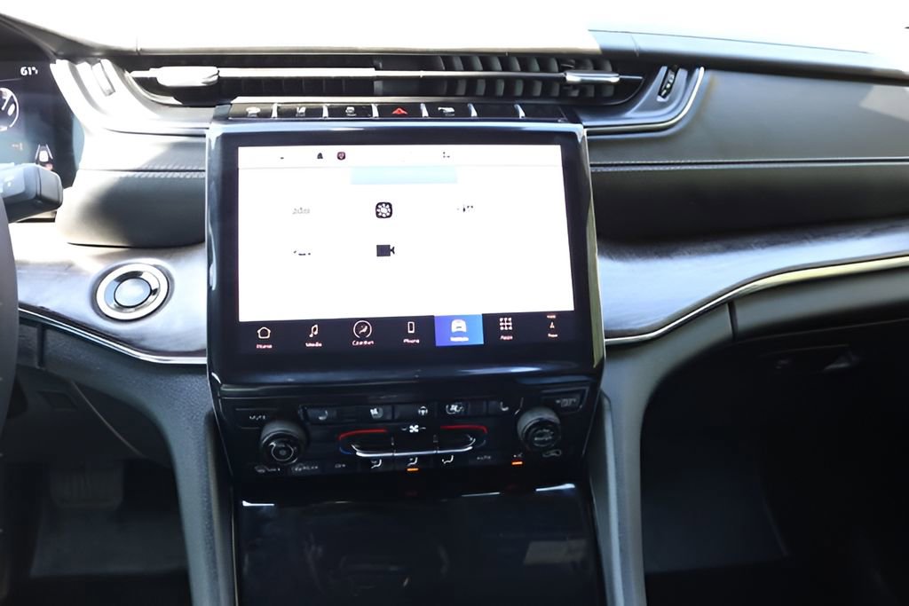 Used 2024 Jeep Grand Cherokee Overland w/ Adv Protech Group III image 21