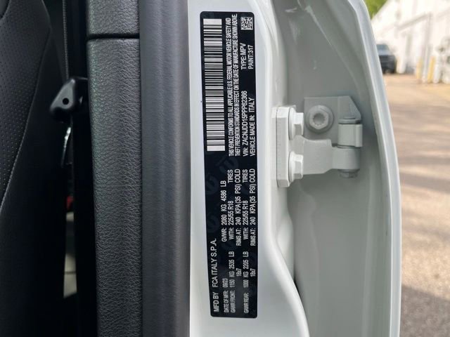 Used 2023 Jeep Renegade Limited w/ Limited Elite Group AWD/4WD image 33