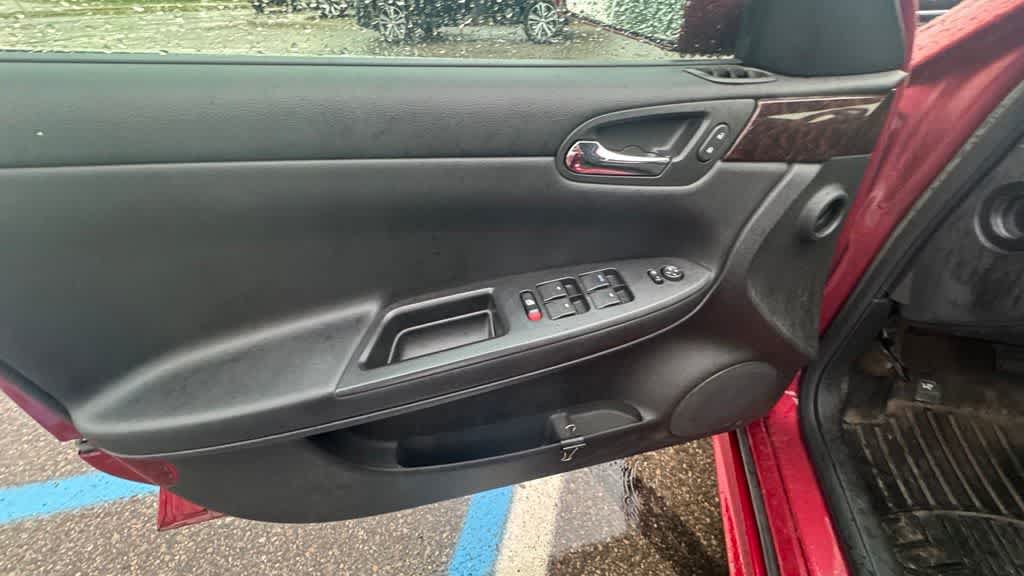 Used 2012 Chevrolet Impala LT FWD image 16