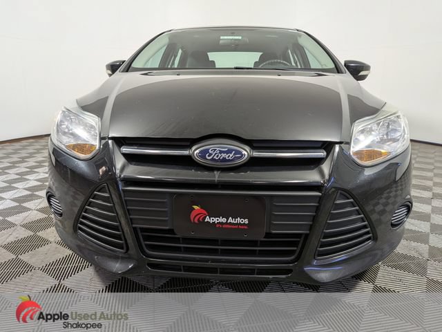 Used 2014 Ford Focus SE w/ SE Winter Package FWD image 2