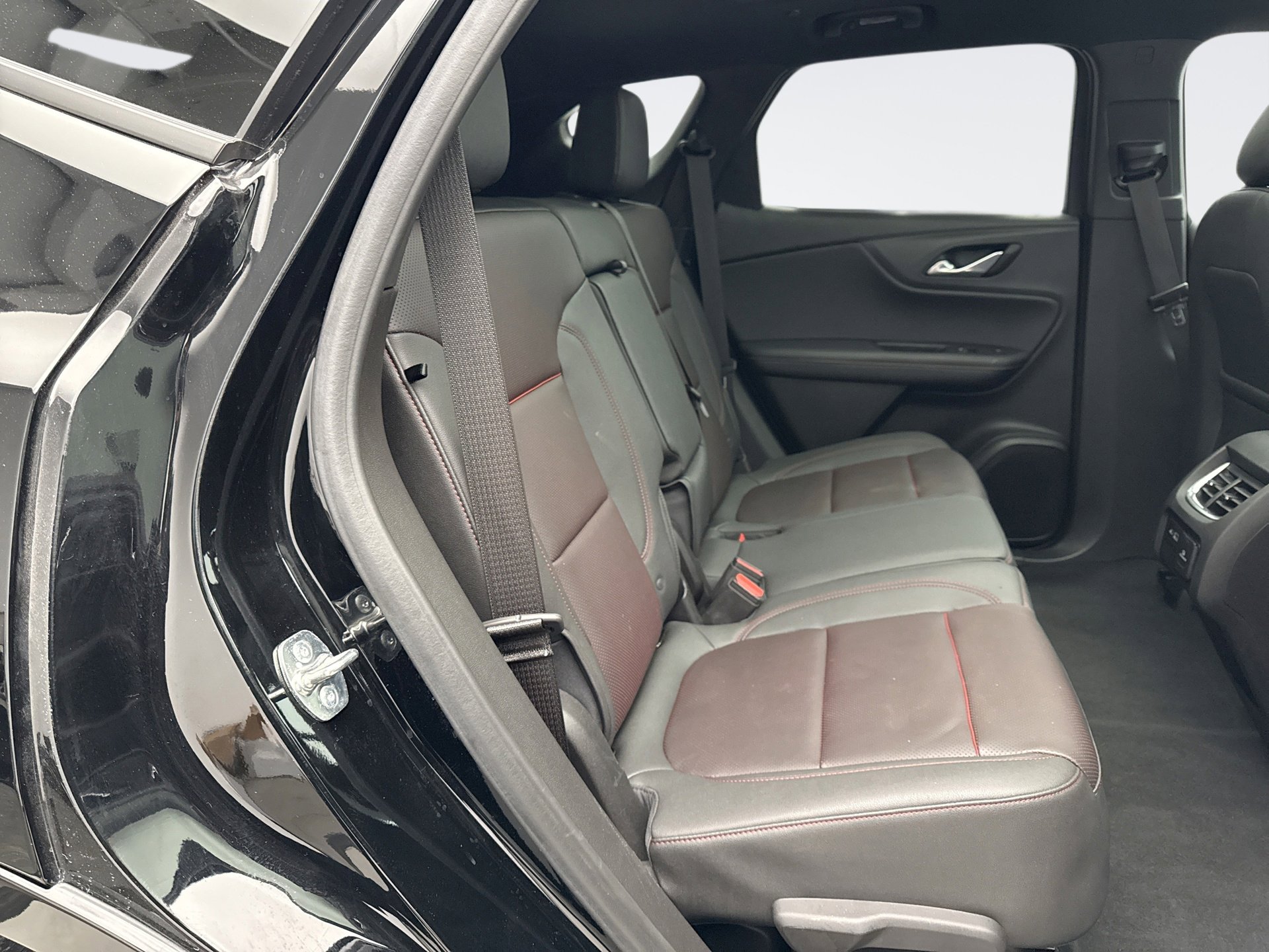 Used 2023 Chevrolet Blazer RS w/ Enhanced Convenience Package image 21