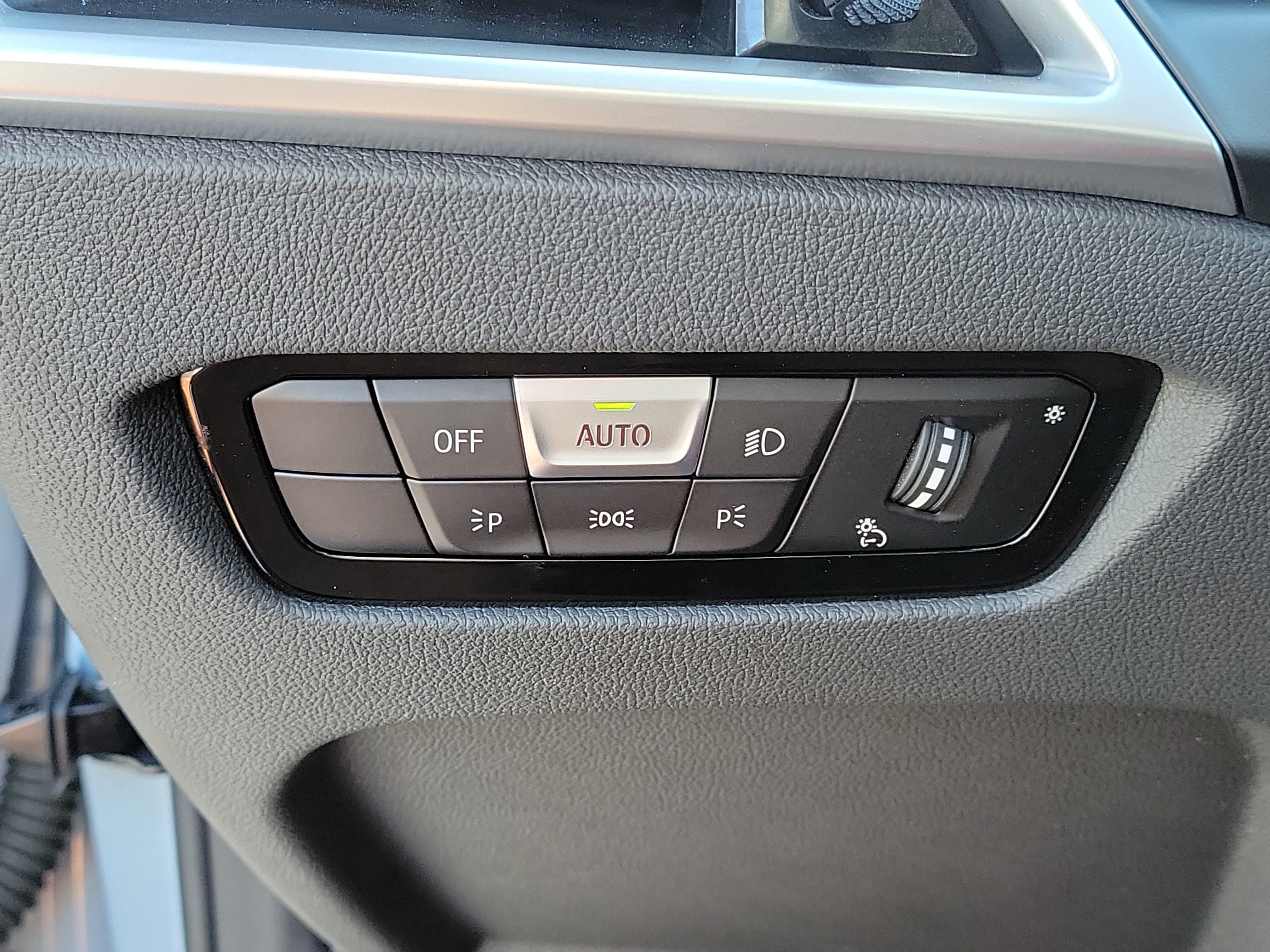 Used 2026 BMW M440i Convertible RWD image 30