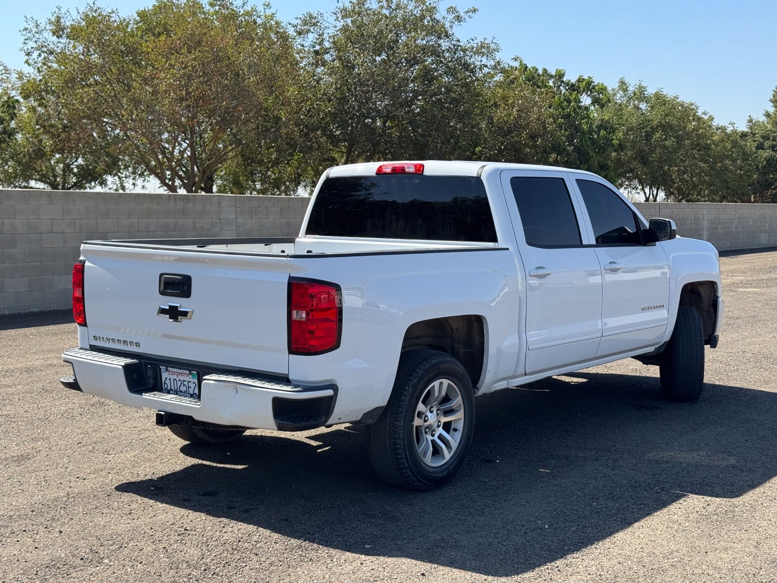 Used 2017 Chevrolet Silverado 1500 LT w/ All Star Edition AWD/4WD image 3