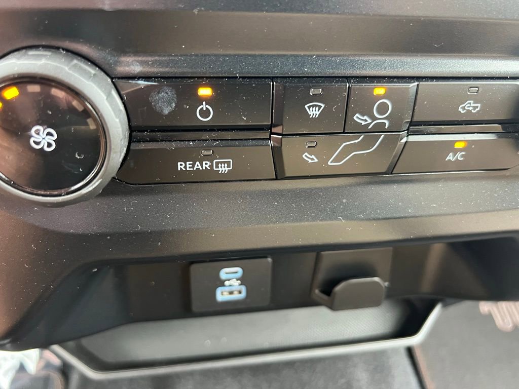 Used 2023 Ford F150 XLT image 28