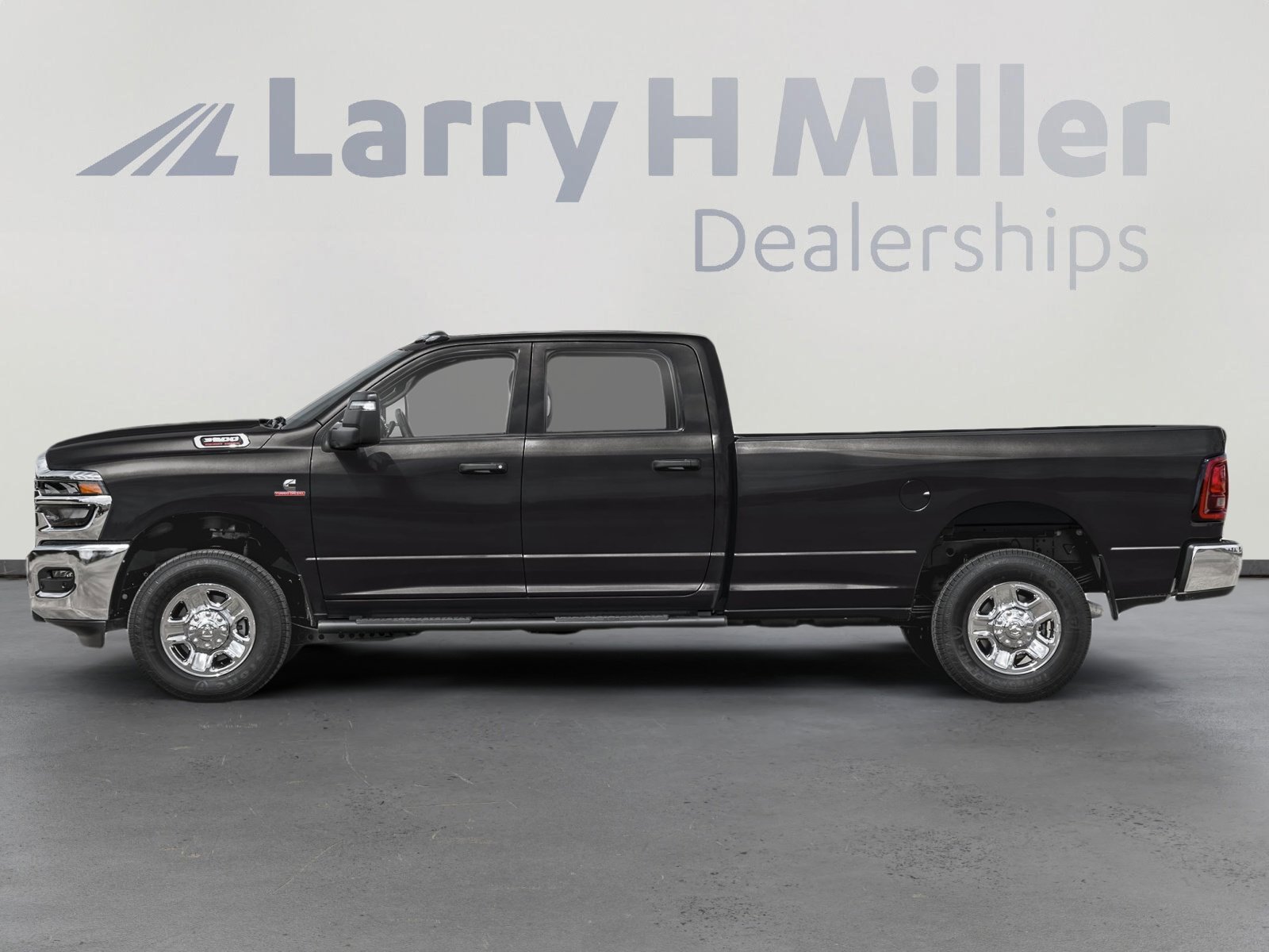 Used 2025 RAM 3500 Laramie image 3