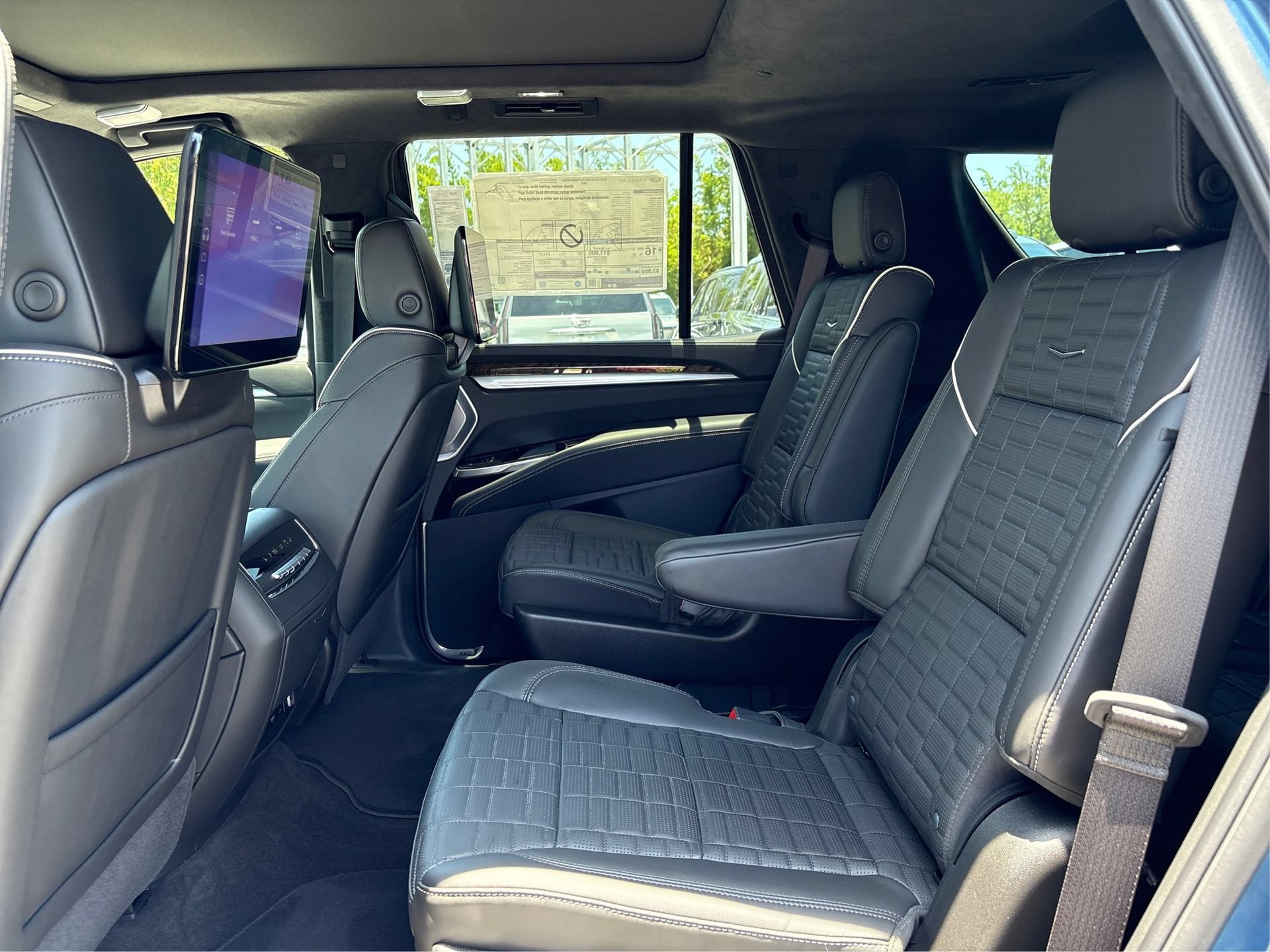 New 2026 Cadillac Escalade Platinum Sport AWD/4WD image 9