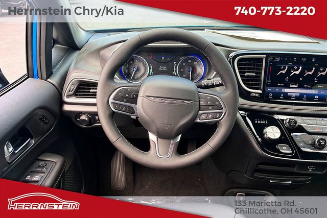 New 2027 Chrysler Pacifica Select FWD image 7