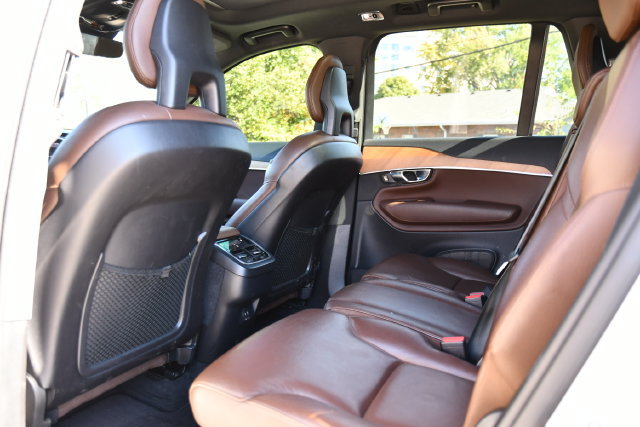 Used 2022 Volvo XC90 T6 Momentum w/ Climate Package AWD/4WD image 14