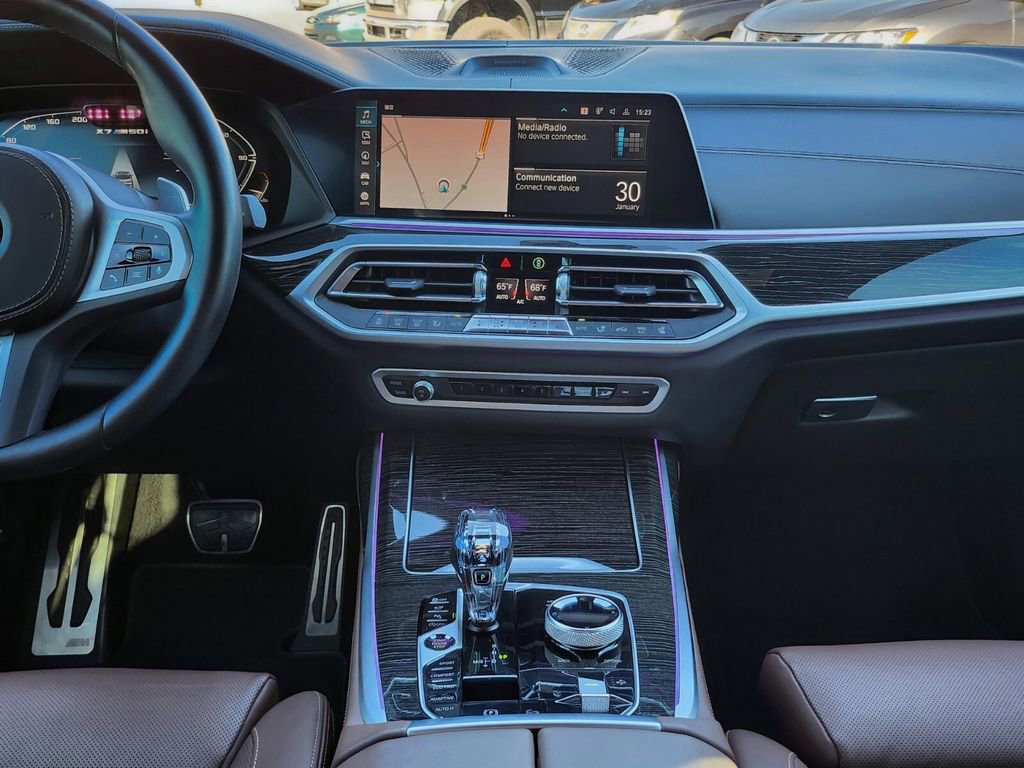 Used 2022 BMW X7 M50i w/ Dynamic Handling Package image 22