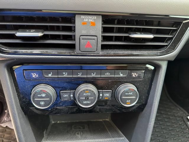 Certified 2024 Volkswagen Taos SE w/ Panoramic Sunroof Package FWD image 28