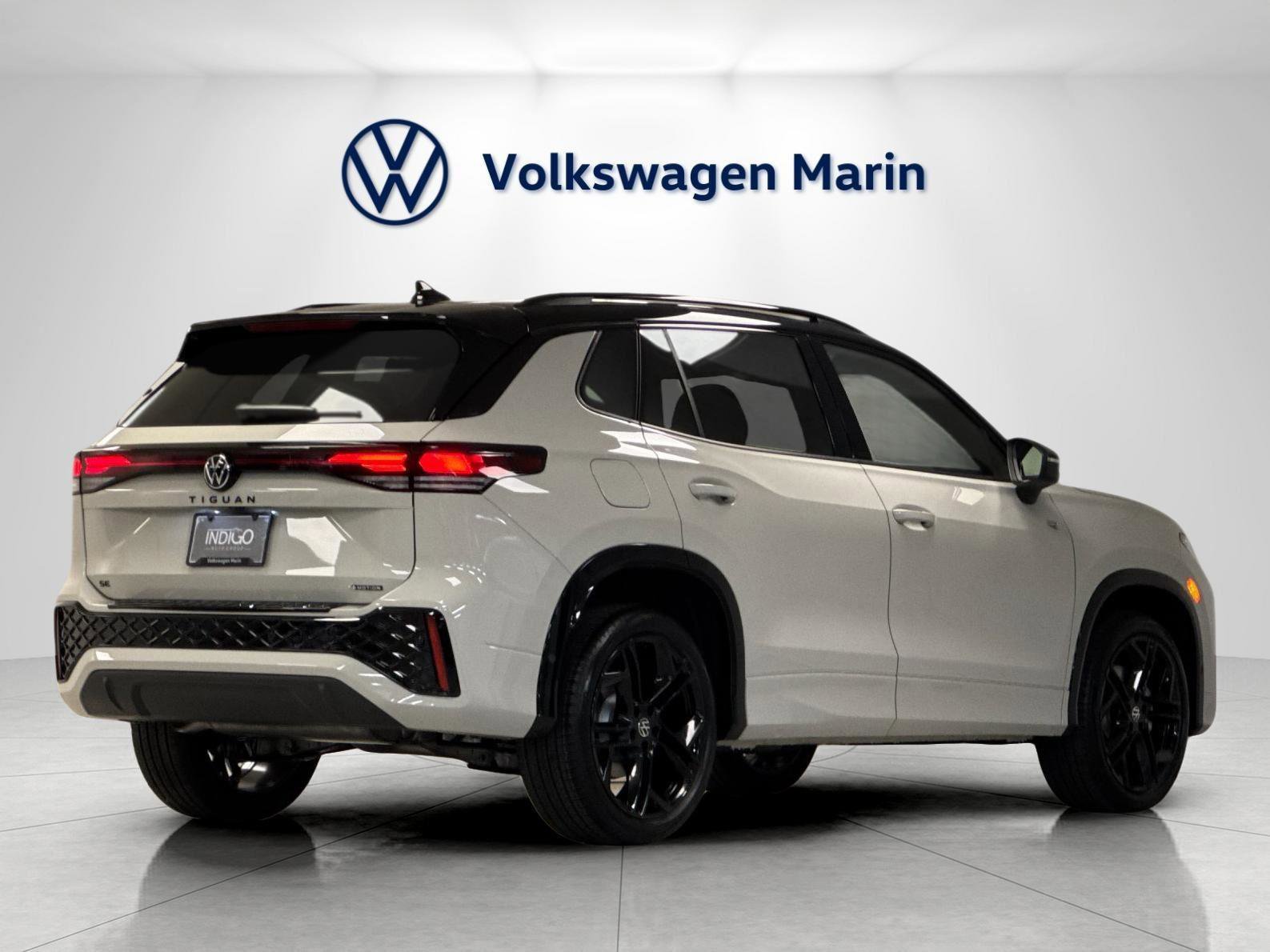 New 2026 Volkswagen Tiguan SE R-Line AWD/4WD image 5