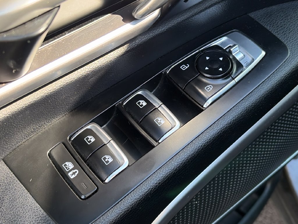 Used 2024 Kia Telluride S FWD image 17