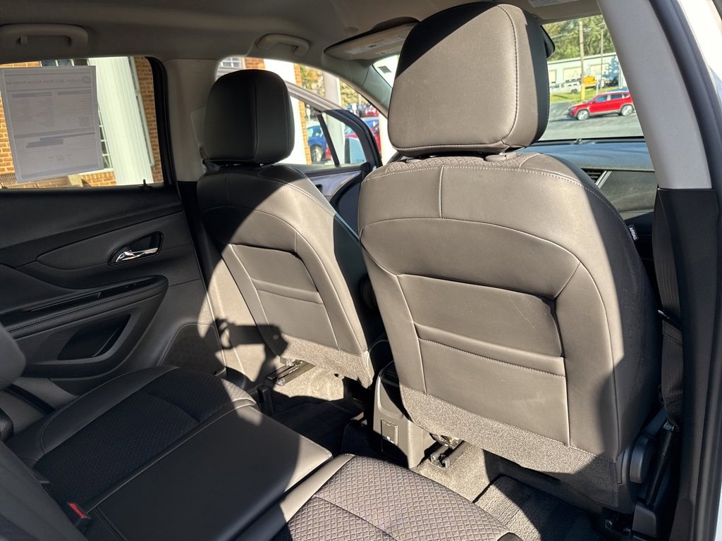 Used 2022 Buick Encore Preferred w/ Safety Package image 42