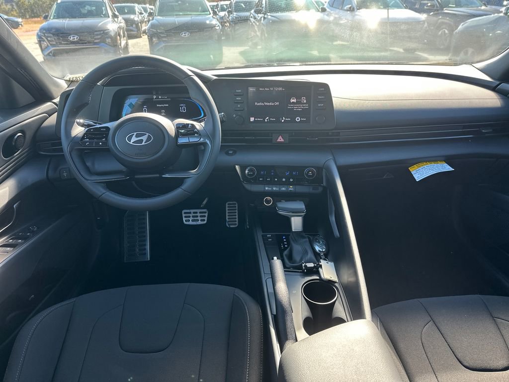 New 2025 Hyundai Elantra Sport image 22
