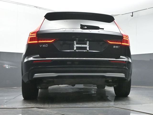Used 2024 Volvo V60 B5 Cross Country Plus image 38
