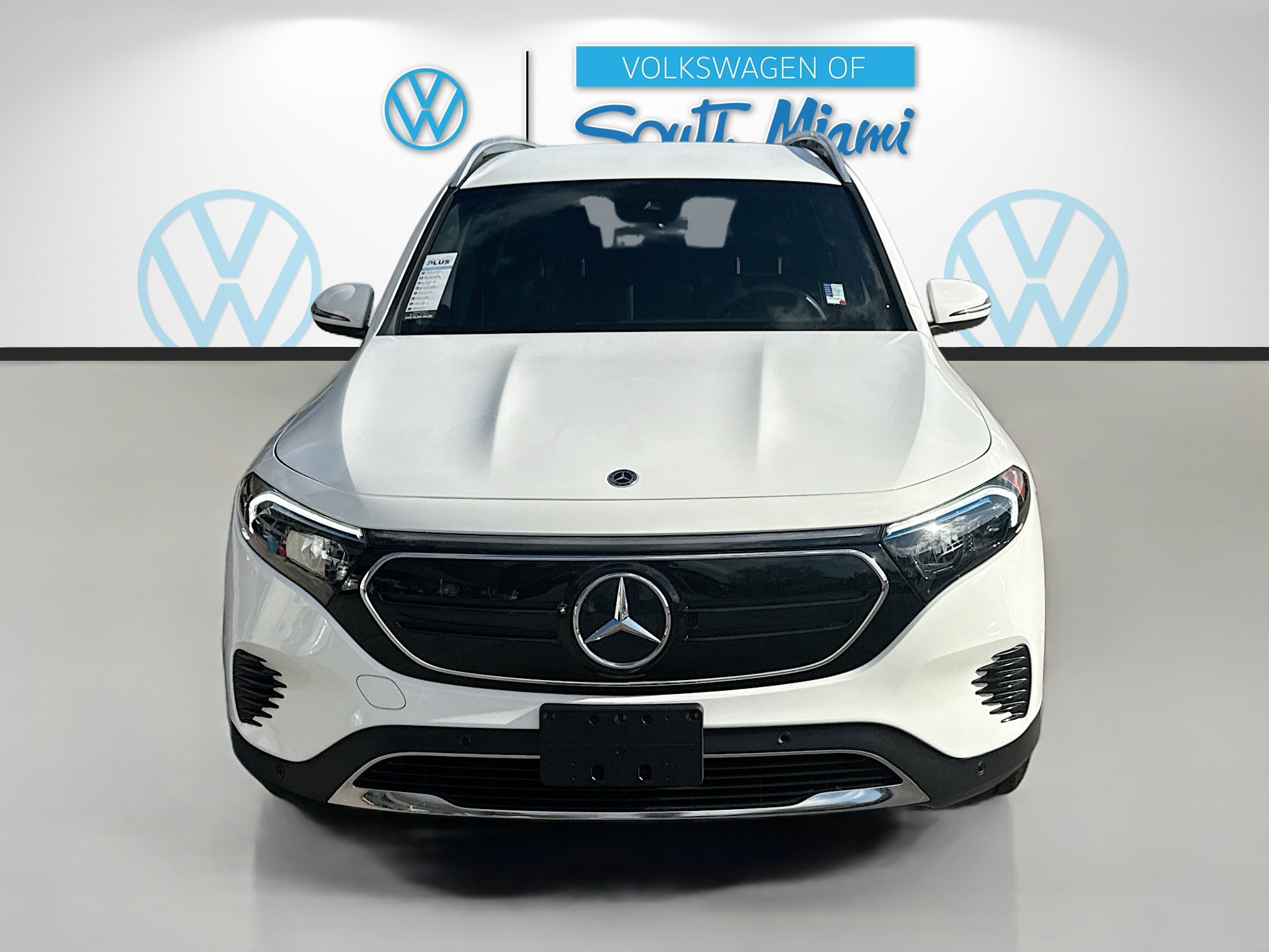 Used 2023 Mercedes-Benz EQB 250+ image 2