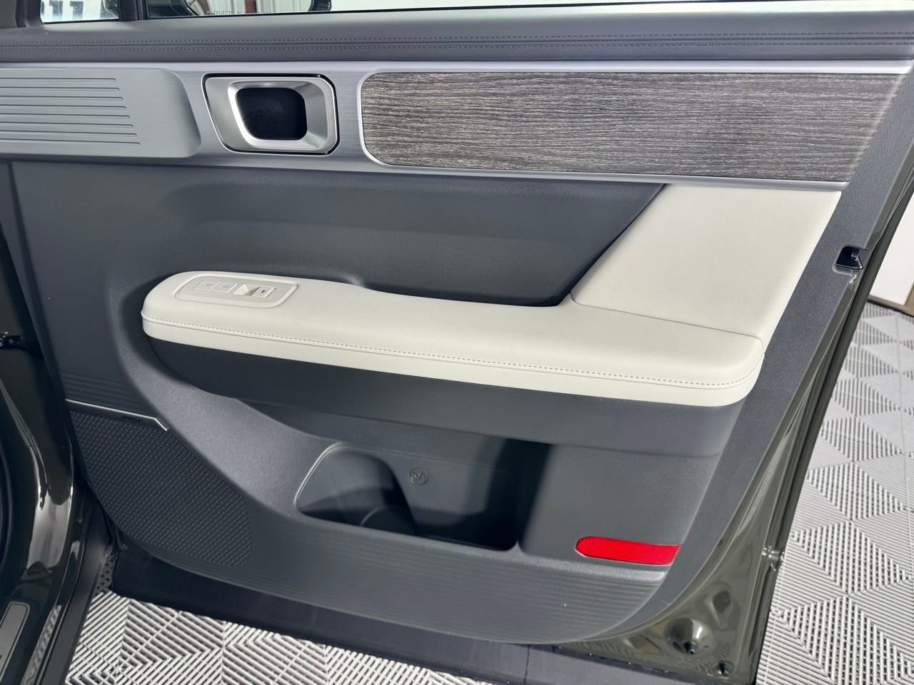 Used 2025 Hyundai Santa Fe Calligraphy image 32