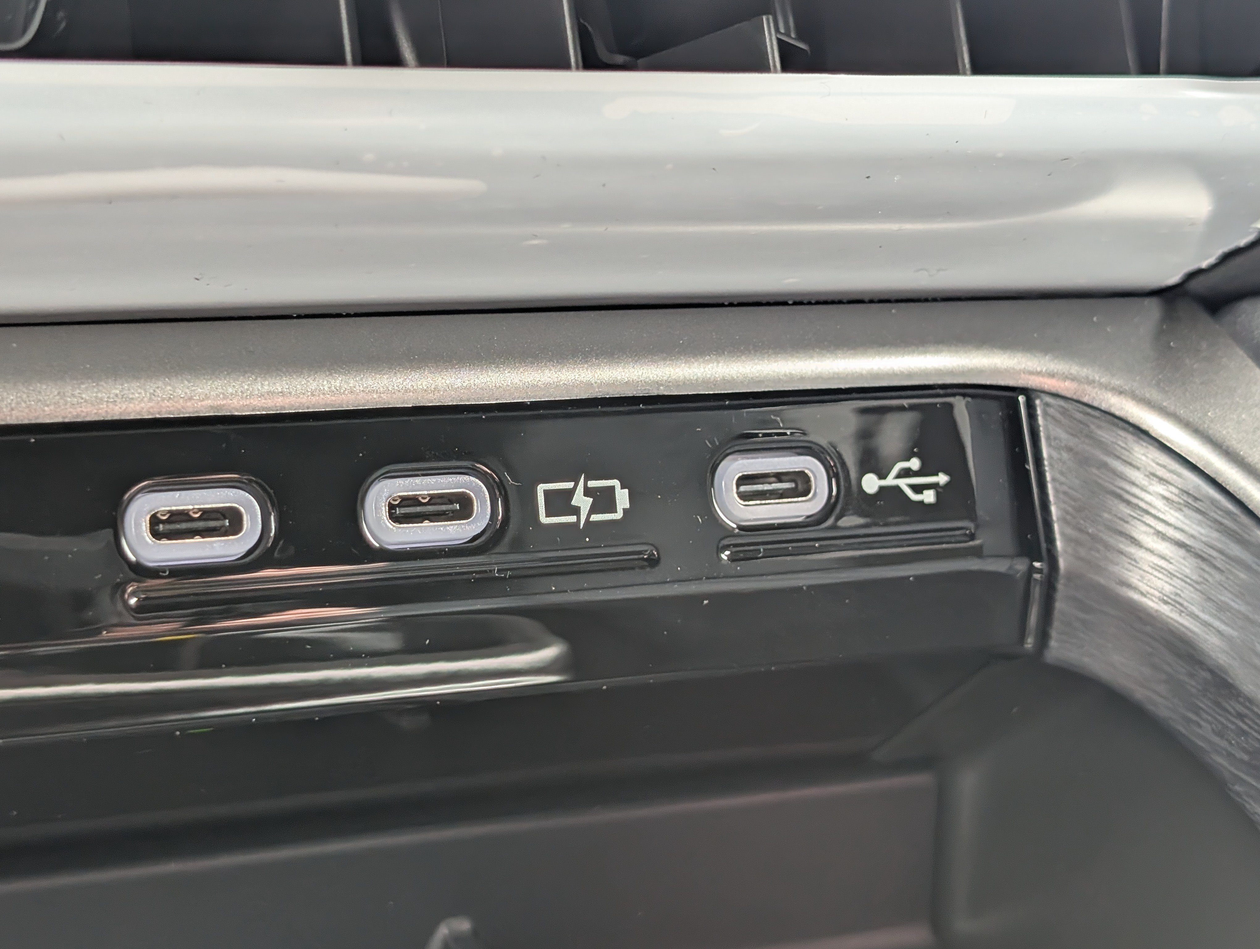 New 2026 Lexus TX 500h AWD image 25