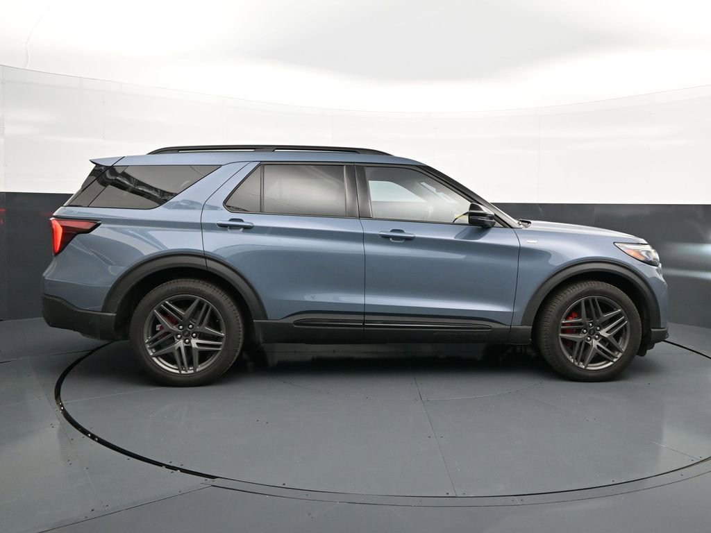 Used 2025 Ford Explorer ST-Line w/ Premium Package RWD image 9