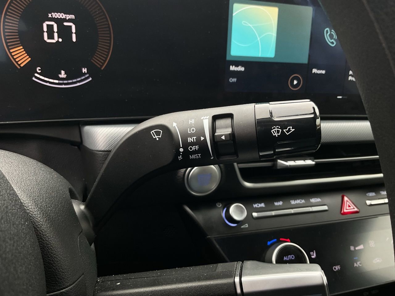 Used 2025 Hyundai Sonata SEL FWD image 35