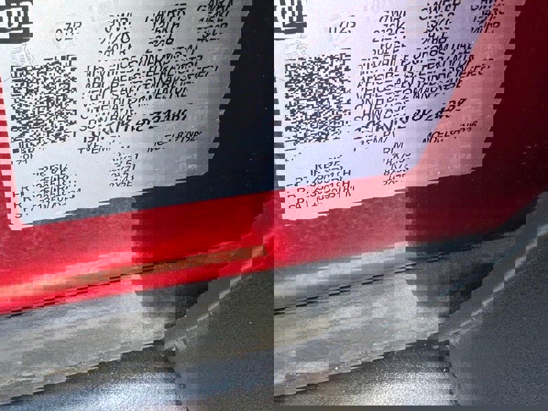 Used 2023 GMC Acadia SLE image 26