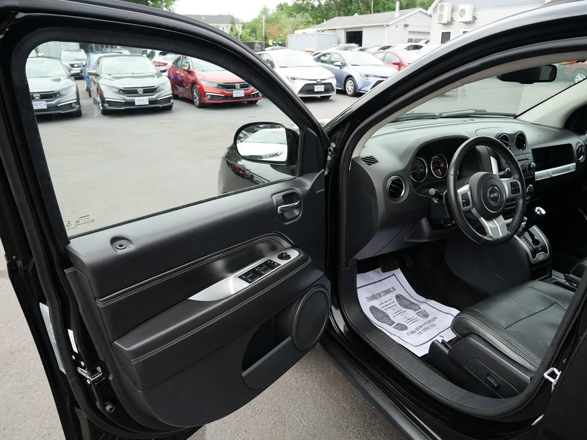 Used 2017 Jeep Compass High Altitude AWD/4WD image 16