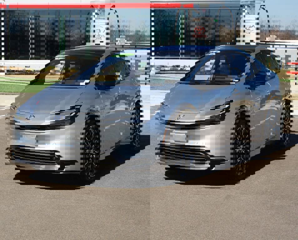 Used 2024 Toyota Prius Limited w/ Limited Premium Package FWD image 24