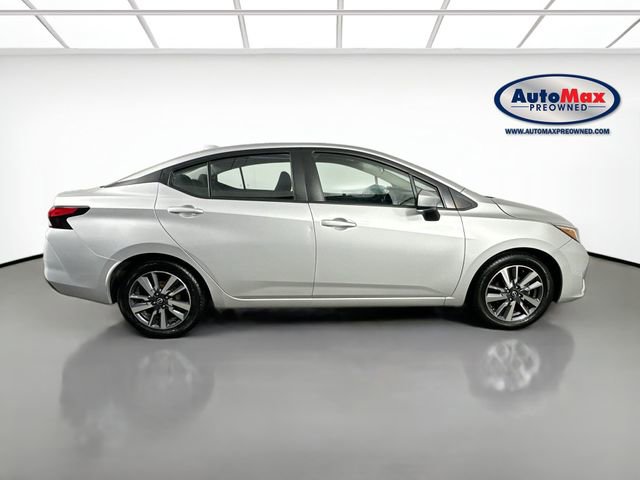 Used 2023 Nissan Versa SV FWD image 9