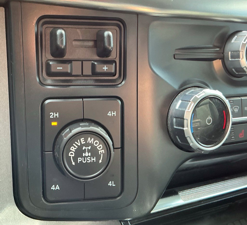 Used 2022 Ford F150 Lariat AWD/4WD image 38