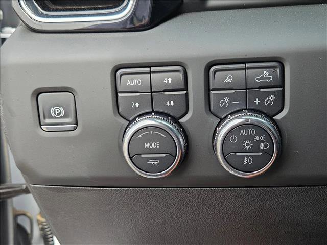 Used 2025 GMC Sierra 3500 Denali Ultimate image 12