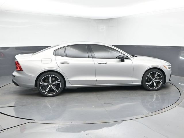 Used 2024 Volvo S60 B5 Plus AWD/4WD image 9