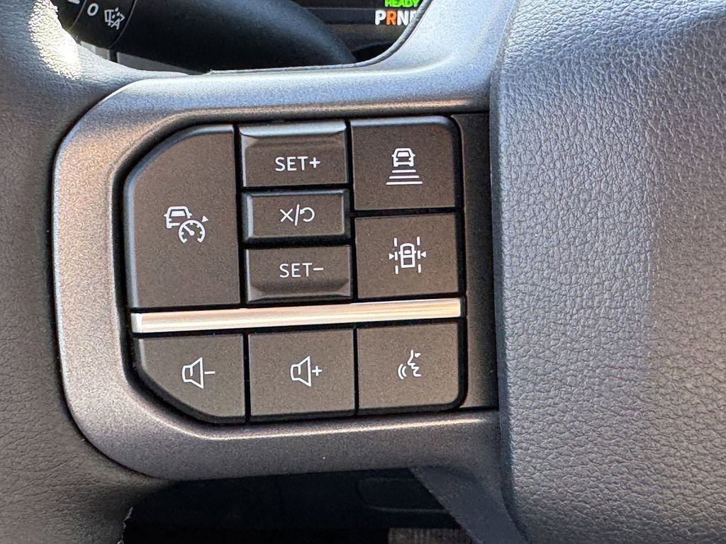 Used 2025 Ford F150 Lightning Lariat AWD/4WD image 19