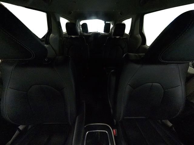 Used 2024 Chrysler Pacifica Touring-L image 37